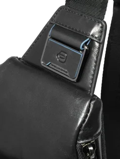 BLUE SQUARE Zaino borsello monospalla in pelle, porta tablet mini